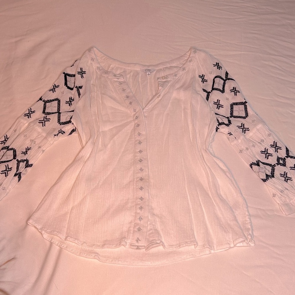 Crown & Ivory White 3/4 Sleeve Blouse with Blue Embroidery